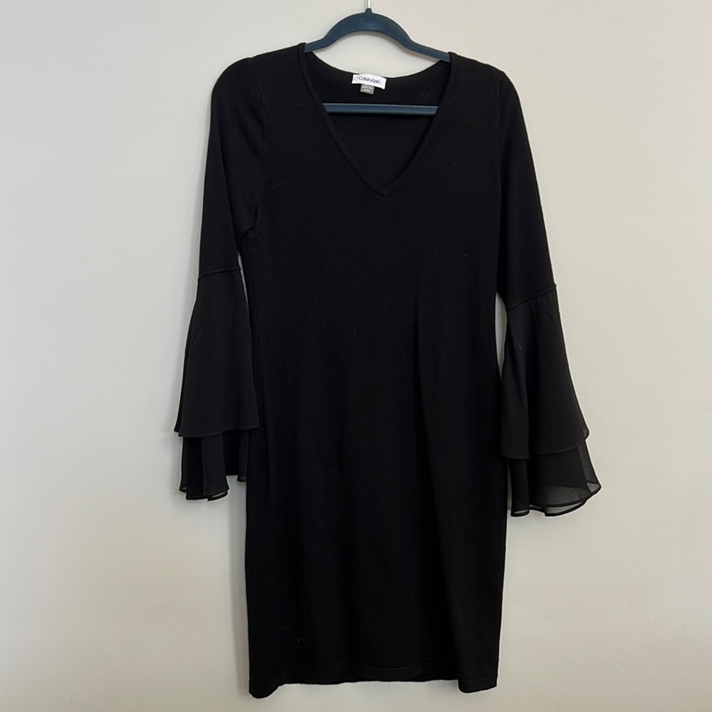 (M) Black Sweater Dress With Flowy Sleeves